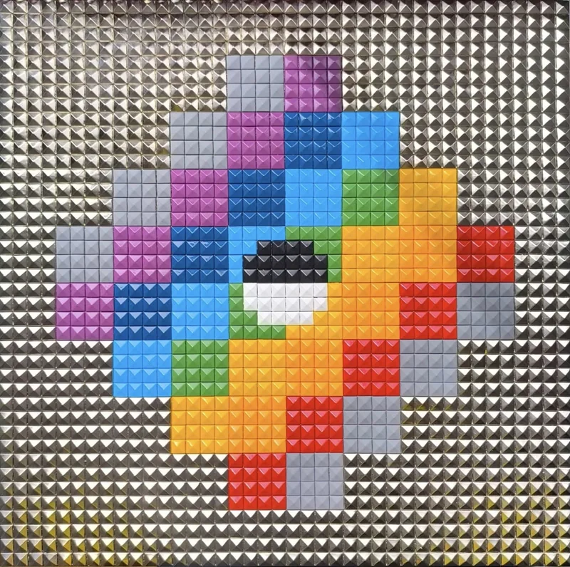 Mosaico simbólico en metal